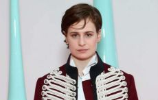 CHRISTINE AND THE QUEENS (photo)