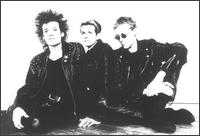 LOVE AND ROCKETS (photo)