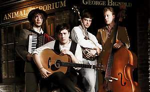 MUMFORD & SONS (photo)