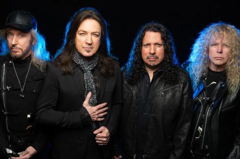 STRYPER (photo)