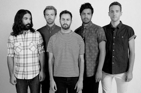YOUNG THE GIANT (photo)